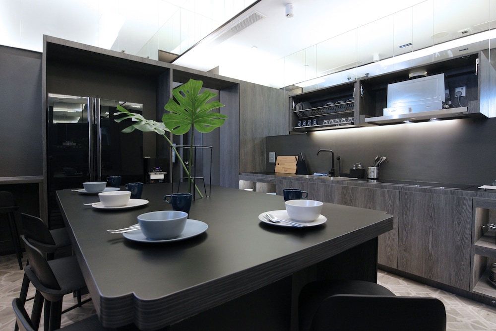 st signature jalan besar dayuse 7 hours 9am 4pm