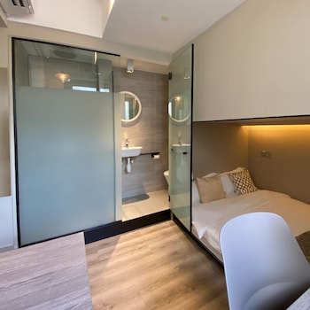 st signature jalan besar dayuse 7 hours 9am 4pm