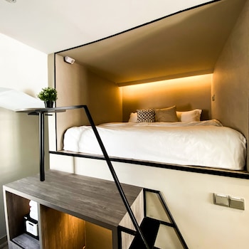 st signature jalan besar dayuse 7 hours 9am 4pm