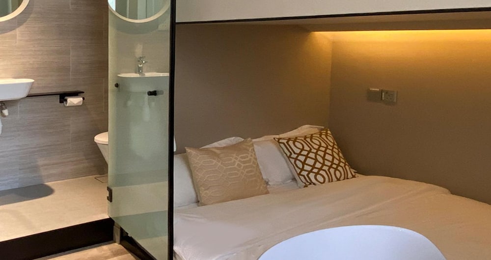 st signature jalan besar dayuse 7 hours 9am 4pm