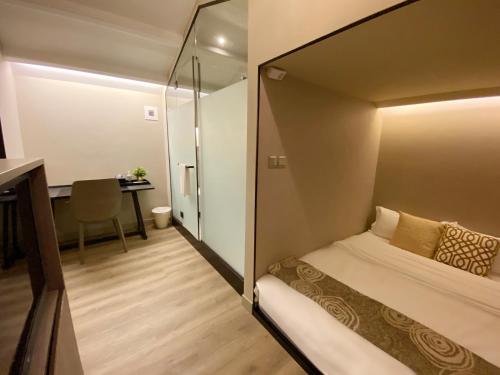 st signature jalan besar dayuse 7 hours 9am 4pm