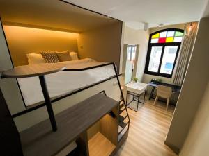 st signature jalan besar dayuse 7 hours 9am 4pm