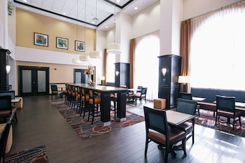 Hampton Inn & Suites Effingham,Effingham>>Douglas,3 star