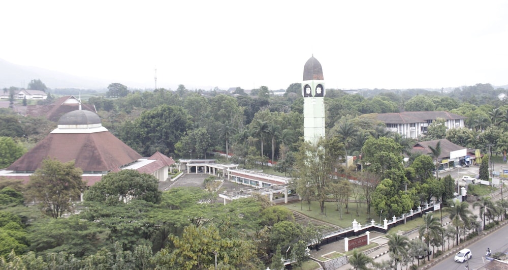 bright and comfy studio apartment at easton park residence jatinangor near unpad