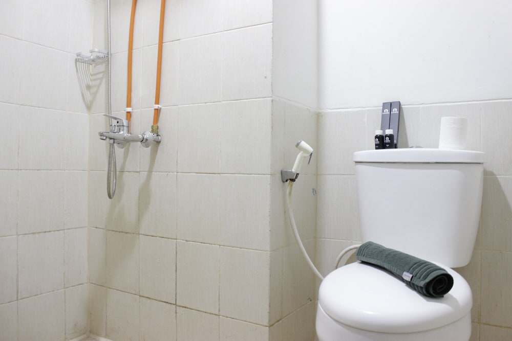 bright and comfy studio apartment at easton park residence jatinangor near unpad