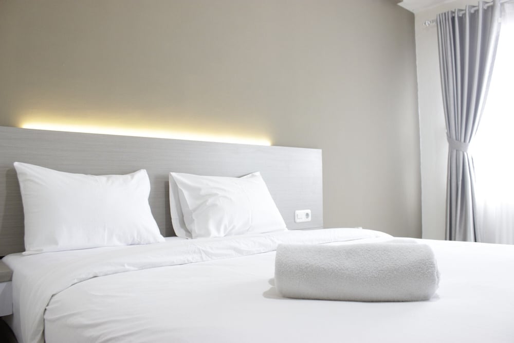 bright and comfy studio apartment at easton park residence jatinangor near unpad