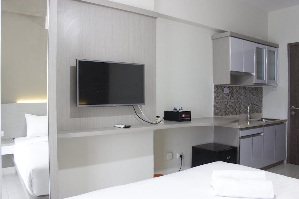bright and comfy studio apartment at easton park residence jatinangor near unpad
