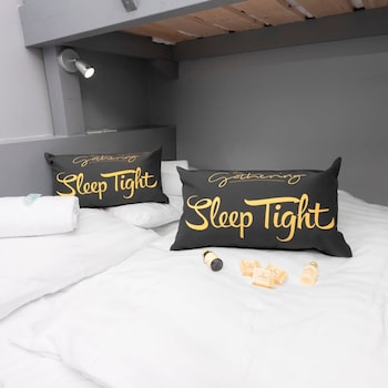 wrexham central stay apartment six