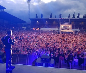 wrexham central stay apartment six