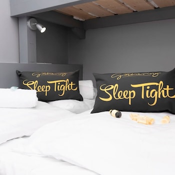 wrexham central stay apartment six