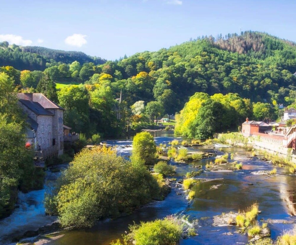 wrexham central stay apartment six