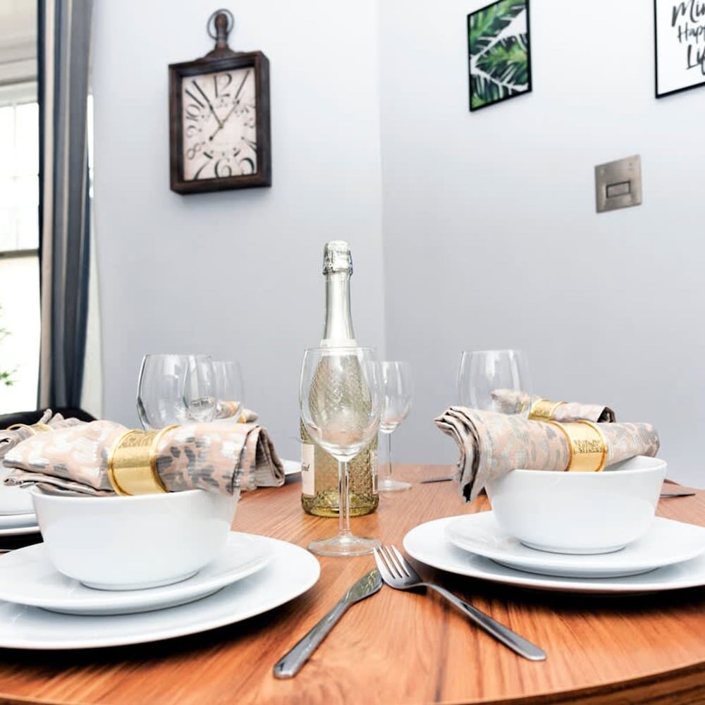 wrexham central stay apartment six