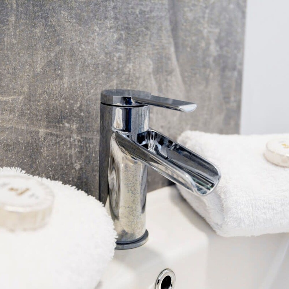 wrexham central stay apartment six