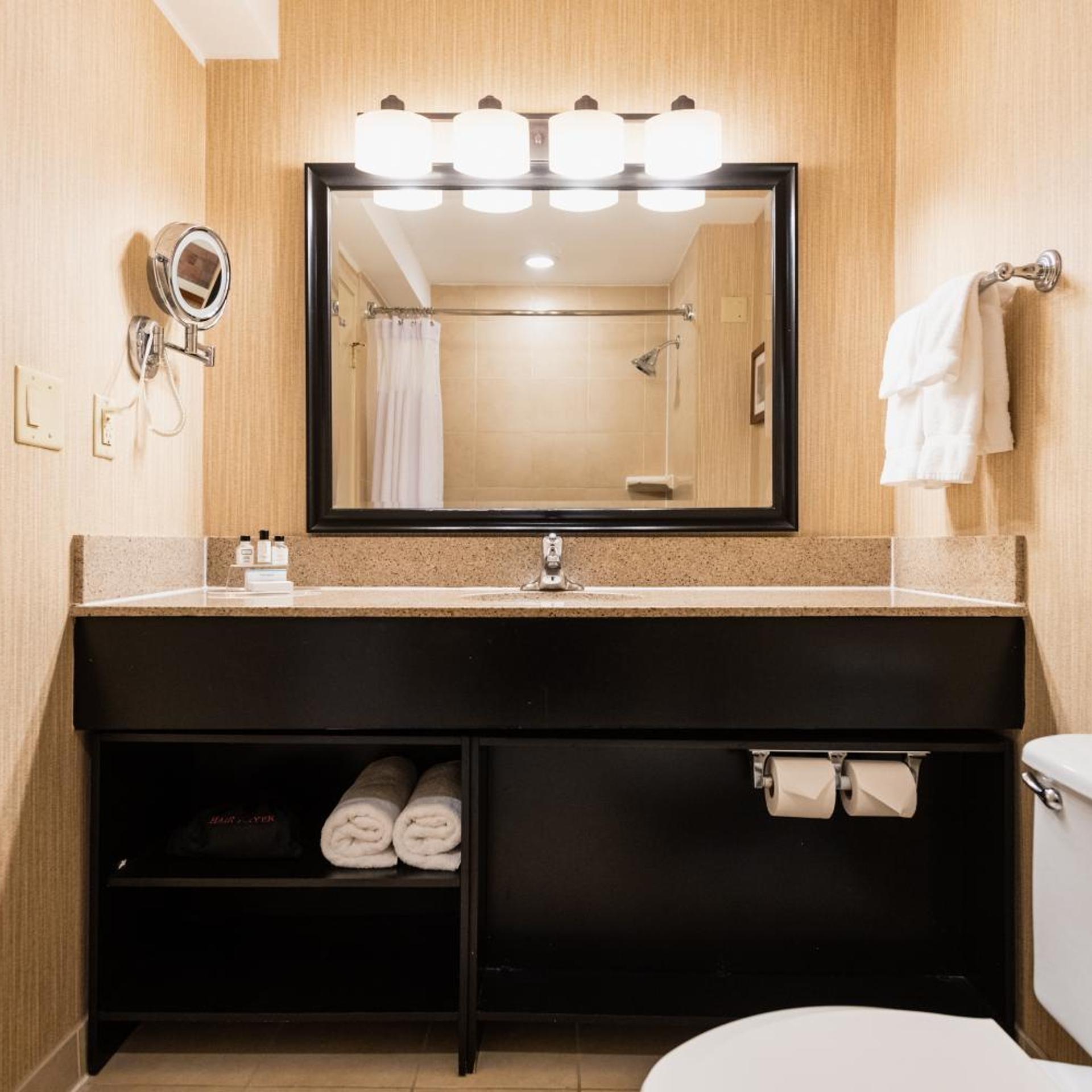 crowne plaza newark airport by ihg