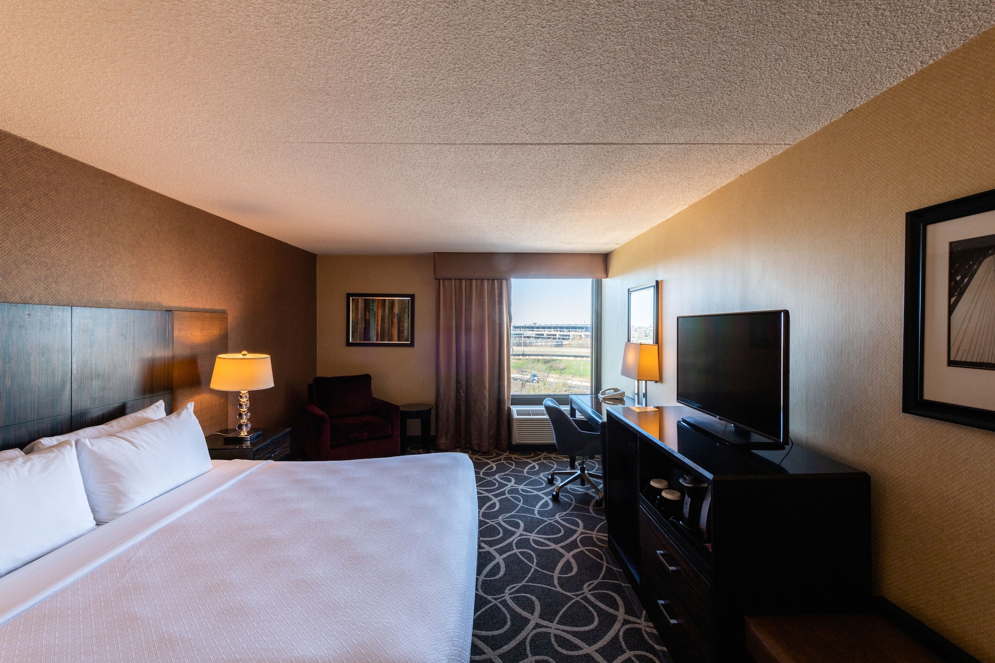 crowne plaza newark airport by ihg