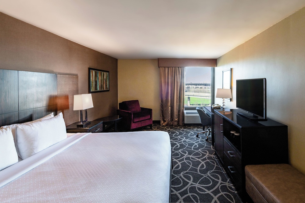 crowne plaza newark airport by ihg