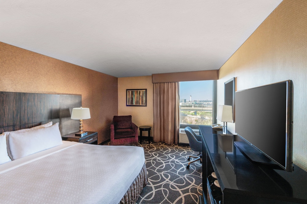 crowne plaza newark airport by ihg