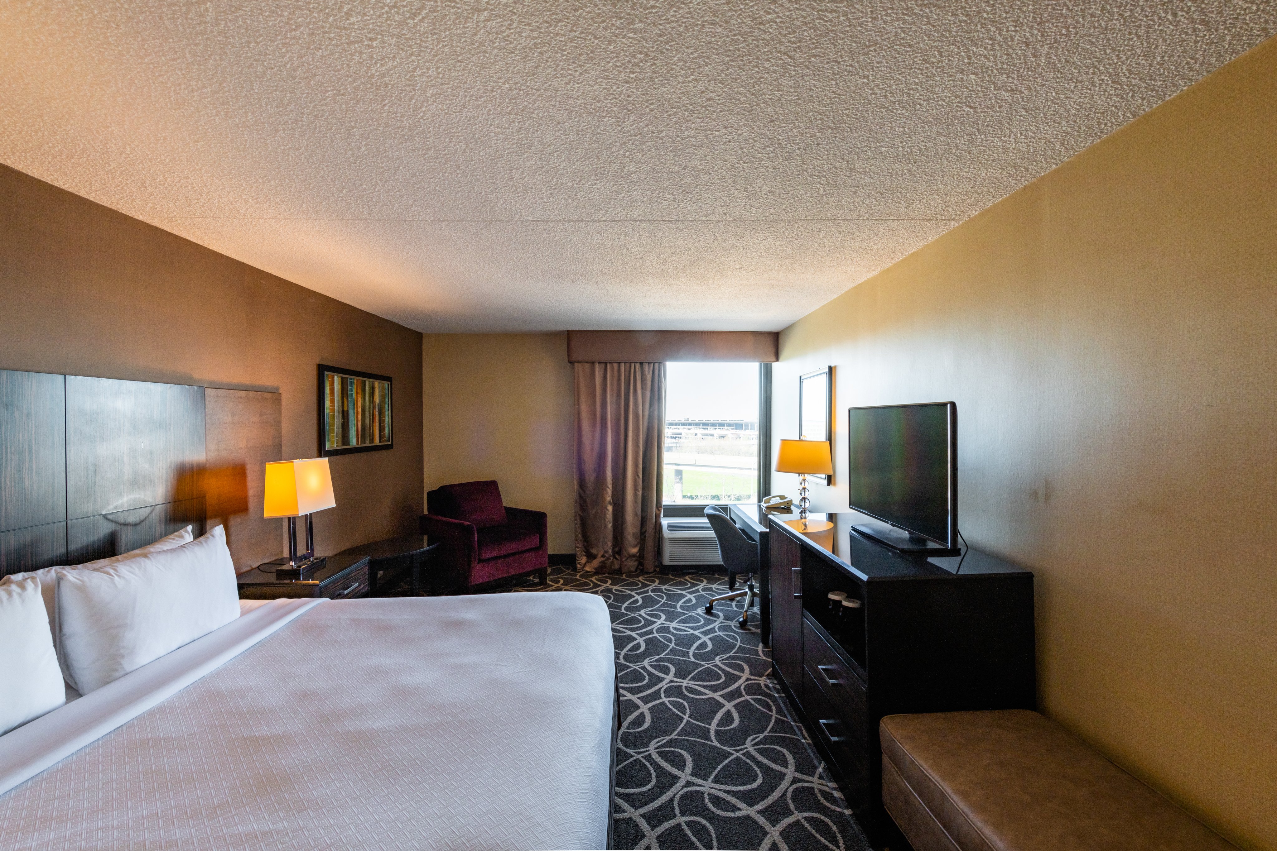 crowne plaza newark airport by ihg
