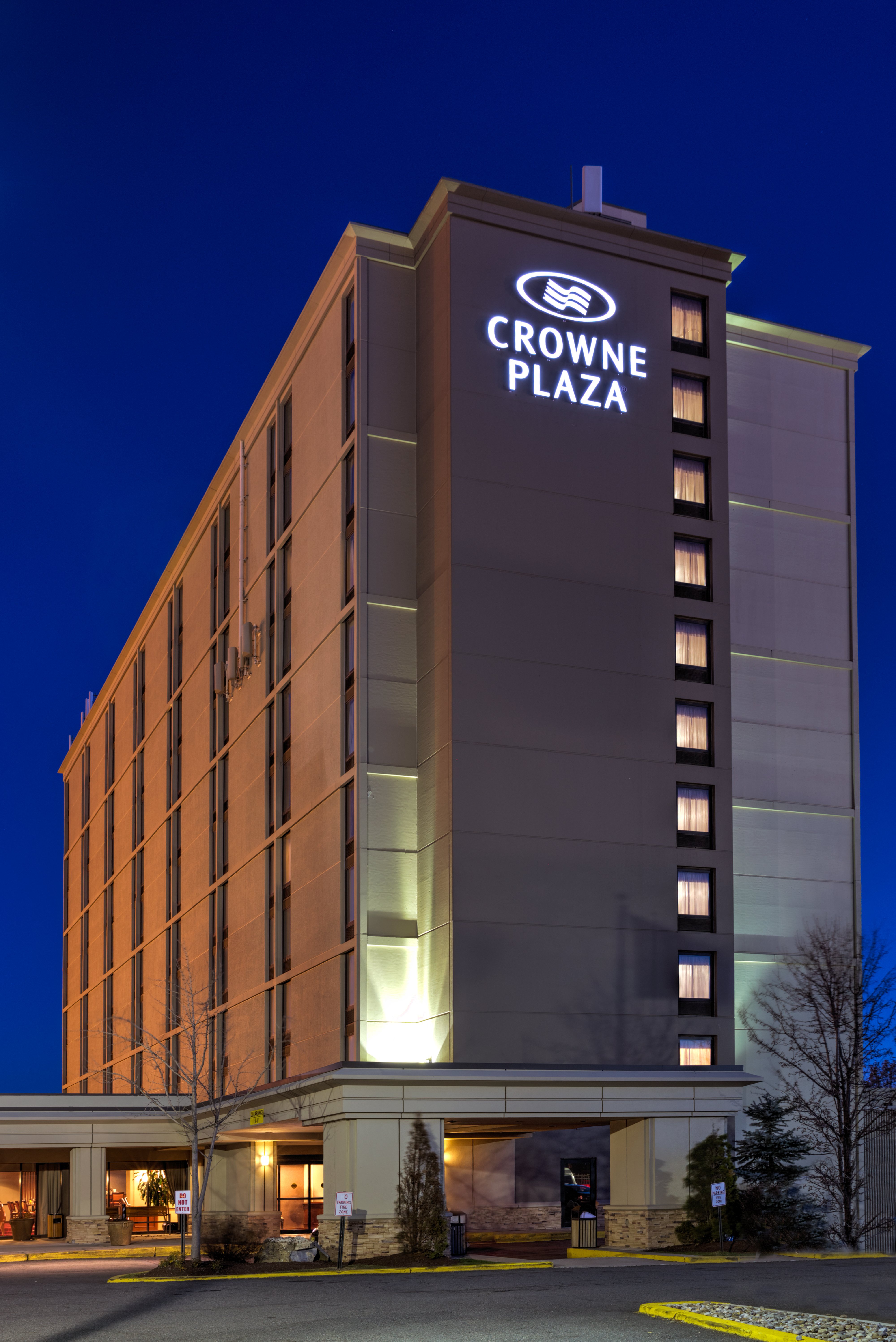 crowne plaza newark airport by ihg