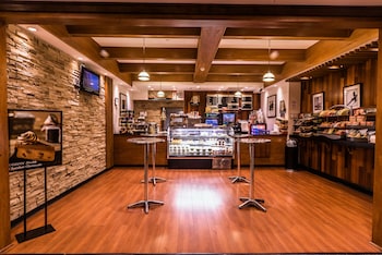 Crowne Plaza Newark Airport By Ihg,New Jersey>>Elizabeth,4 star
