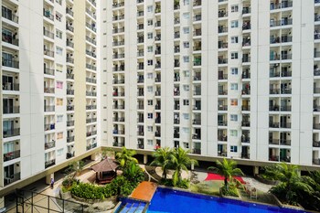 Cozy Living Studio Room At Cinere Resort Apartment,,0 star