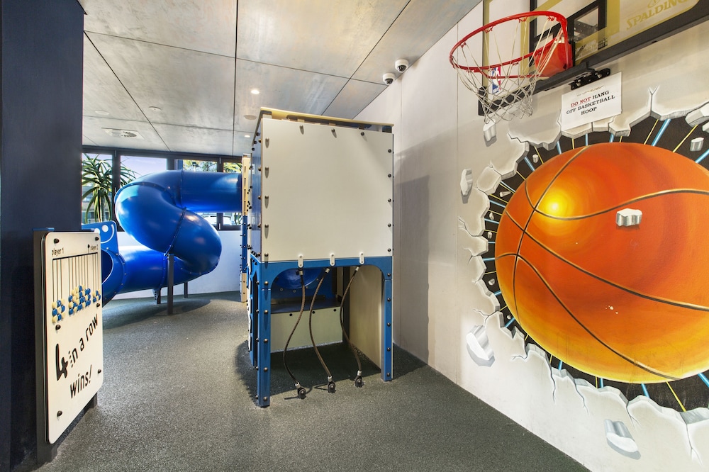 mill hotel milperra panania