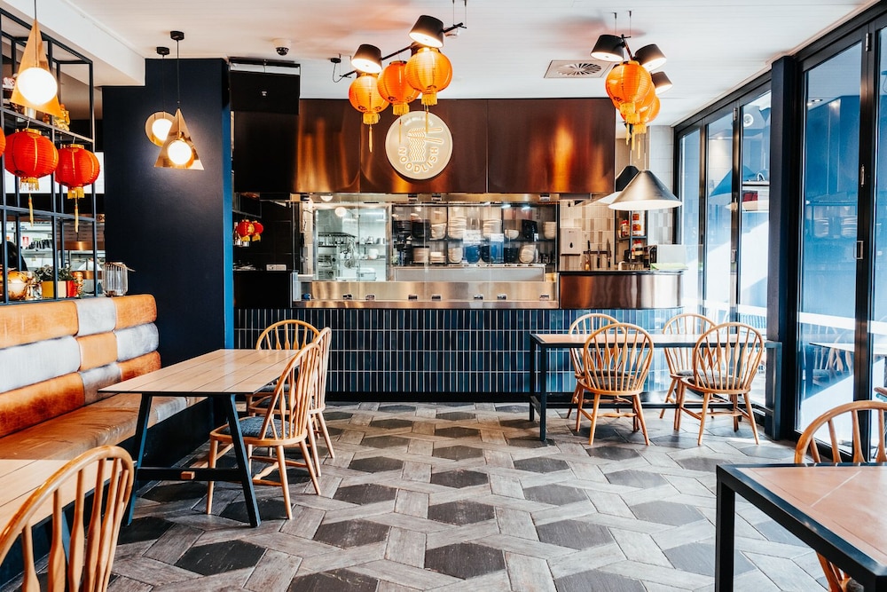 mill hotel milperra panania