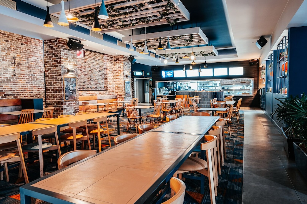 mill hotel milperra panania