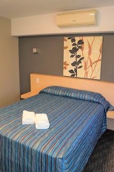 mill hotel milperra panania