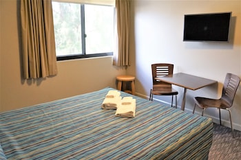 mill hotel milperra panania