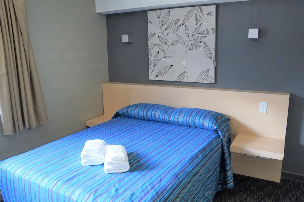 mill hotel milperra panania