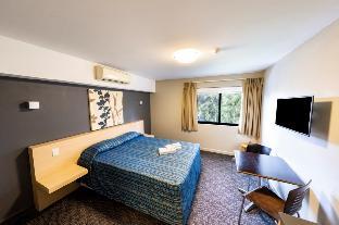 mill hotel milperra panania