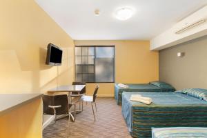 mill hotel milperra panania