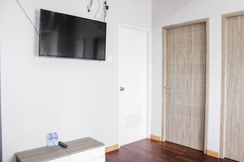 Modern & Gorgeous 2Br Apartment At Newton Residence,Bahama Fl7 Unit 7Bf Jl Terusan Buah Batu,0 star