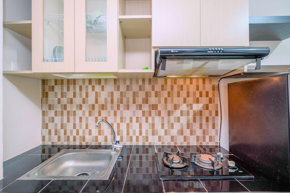 warm and cozy studio apartment at margonda residence 5