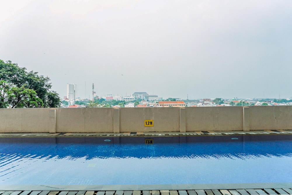 warm and cozy studio apartment at margonda residence 5