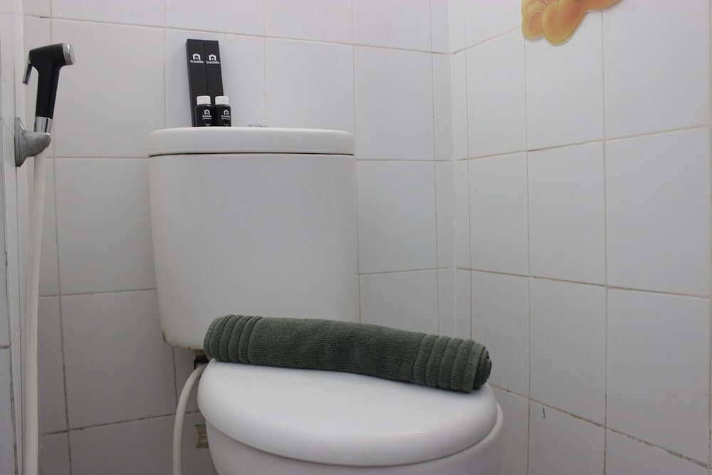 minimalist studio room at gateway ahmad yani cicadas apartment