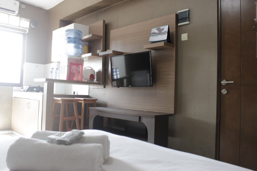minimalist studio room at gateway ahmad yani cicadas apartment