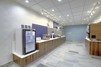 holiday inn express airport calgary by ihg