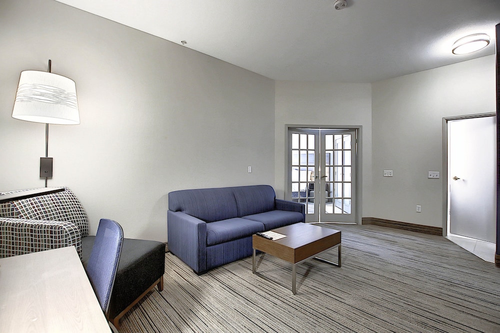 holiday inn express airport calgary by ihg