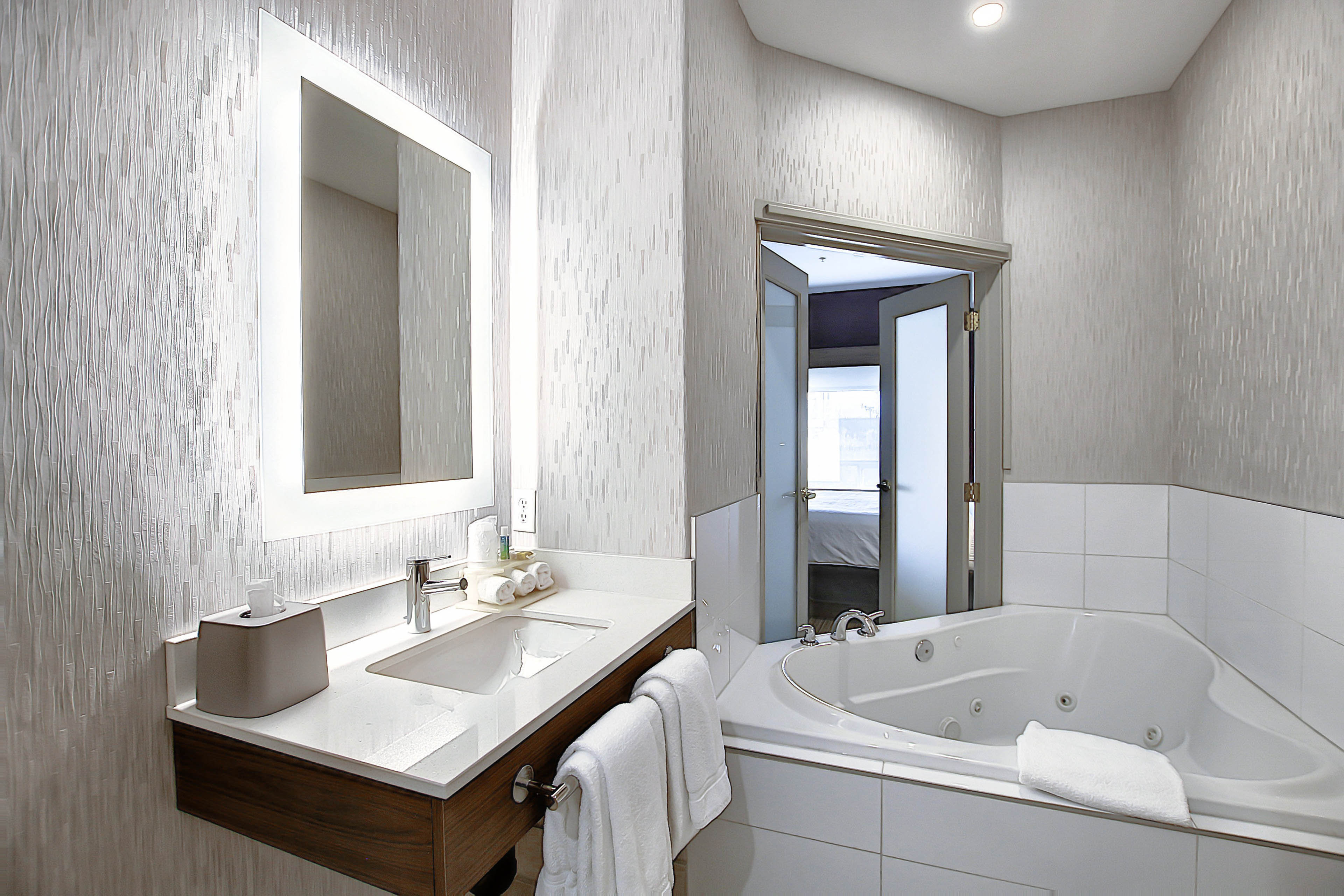 holiday inn express airport calgary by ihg