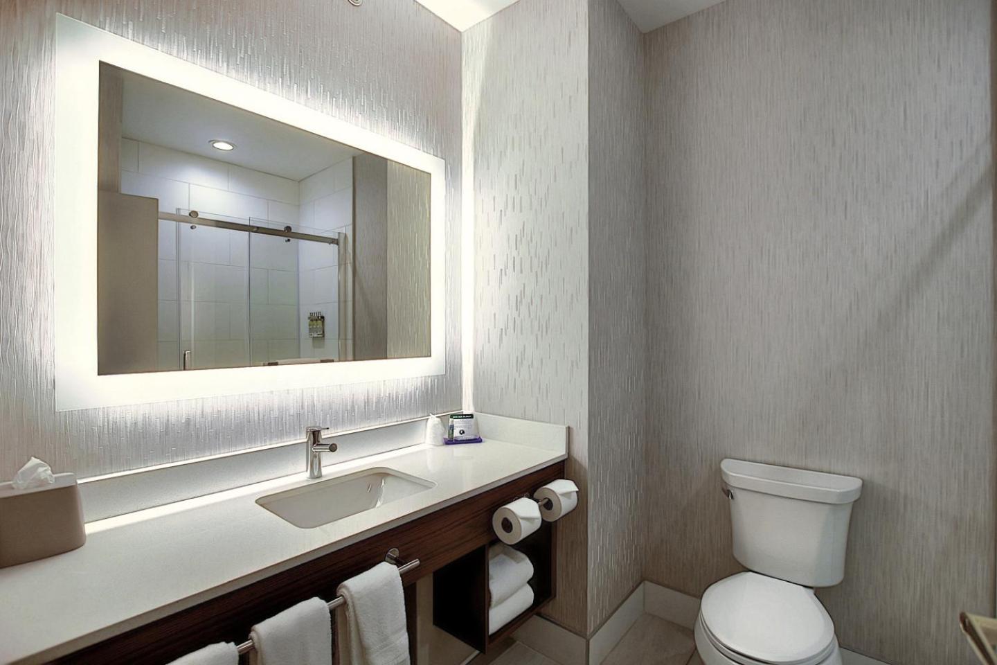 holiday inn express airport calgary by ihg