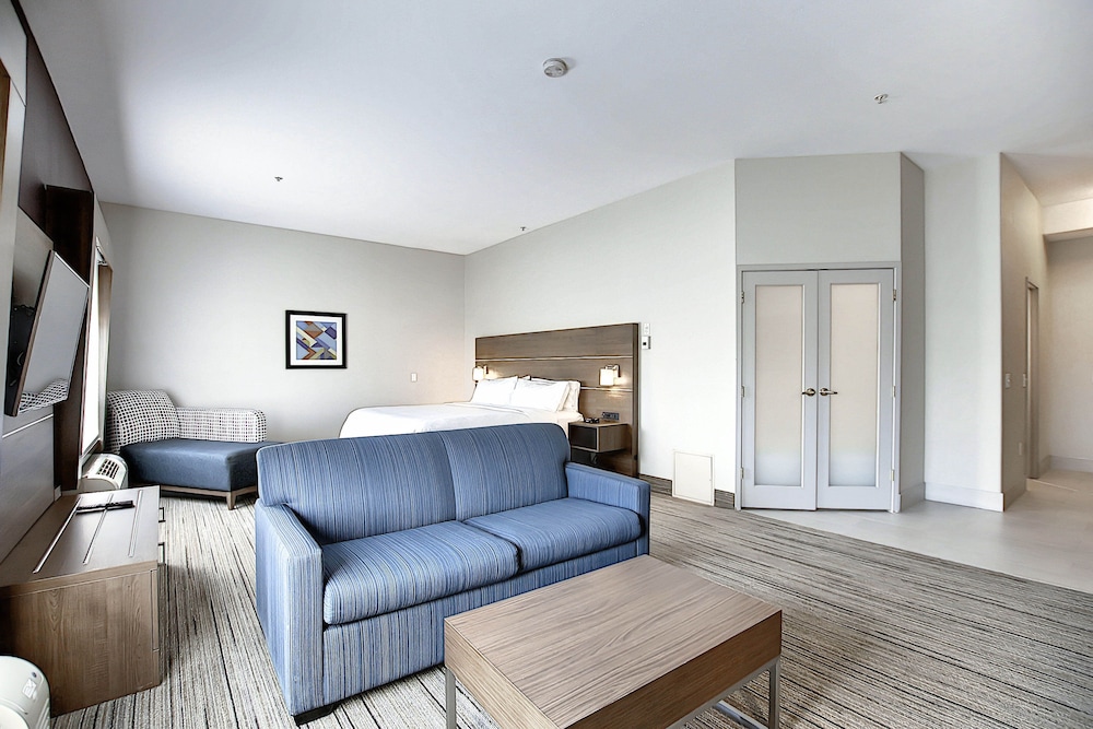 holiday inn express airport calgary by ihg