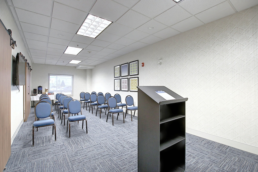 holiday inn express airport calgary by ihg
