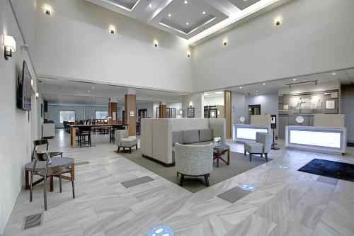holiday inn express airport calgary by ihg