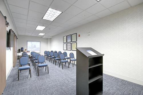 holiday inn express airport calgary by ihg