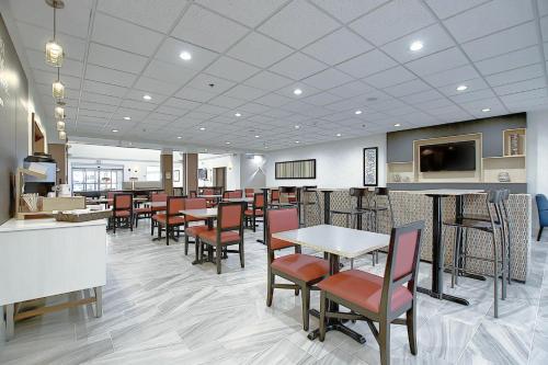 holiday inn express airport calgary by ihg