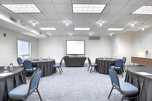 holiday inn express airport calgary by ihg