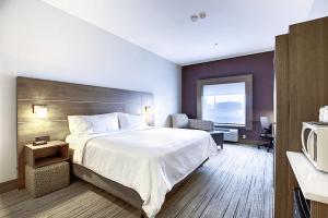Holiday Inn Express Airport-Calgary By Ihg,Alberta>>Calgary,3 star