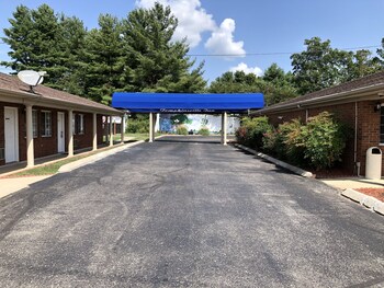 the tompkinsville inn